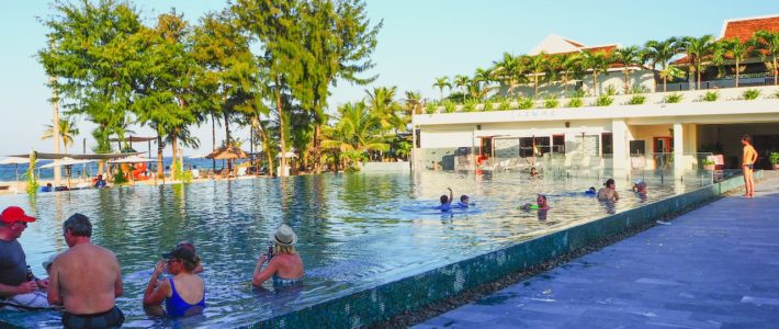The Insider’s View: Tips From Experienced Travelers on Maximizing Your Beachfront Villa Experience